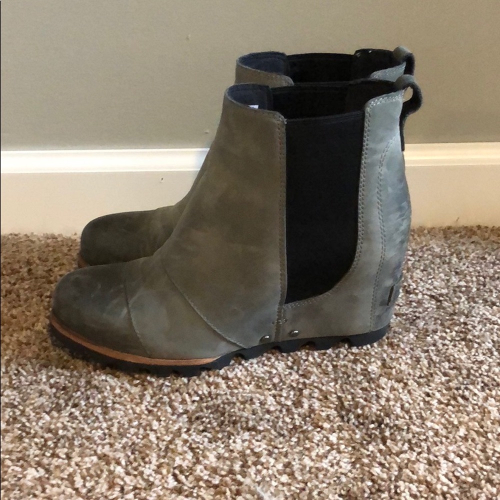 Sorel Lea waterproof wedge boot